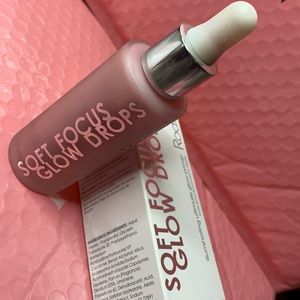 Soft focus glow drops